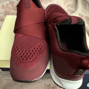 New TIEM Indoor Cycling Shoe - size 6.5 Merlot